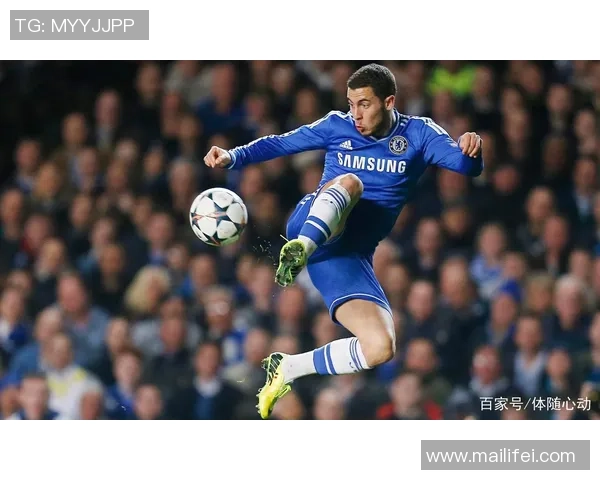 足球场上的邂逅与心动:球星们如何用魅力与技巧搭讪心仪对象